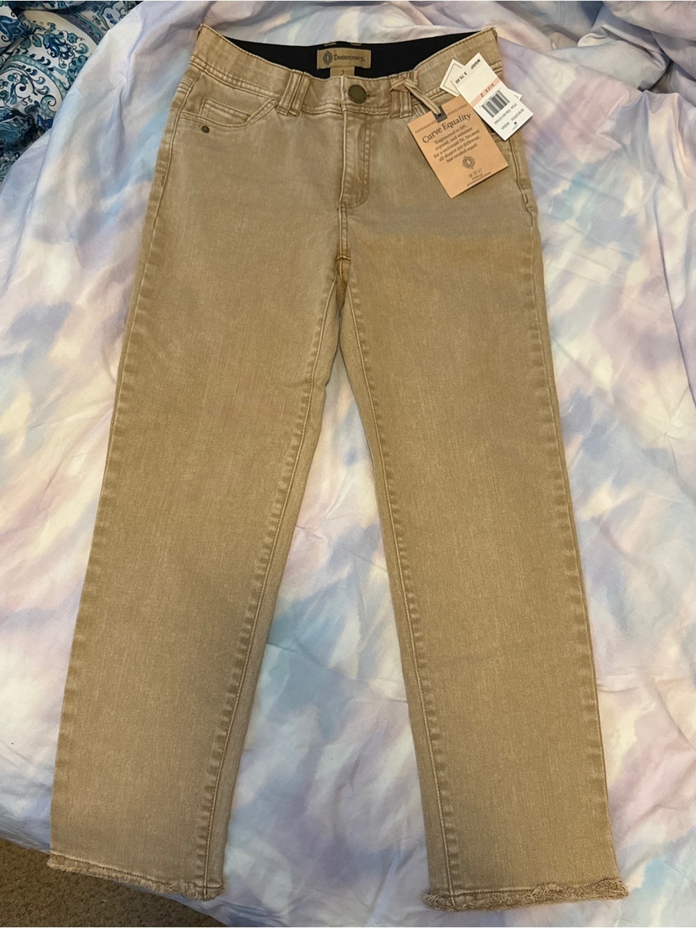 NWT Women’s Democracy High Rise Slim Straight “Ab” technology tan jeans Size 2